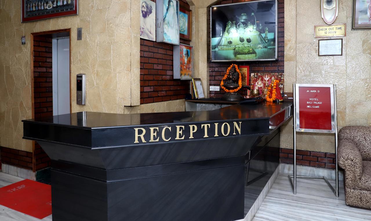 Oyo 22075 Hotel Bali Palace Katra  Kültér fotó