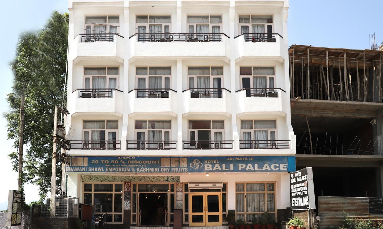 Oyo 22075 Hotel Bali Palace Katra  Kültér fotó