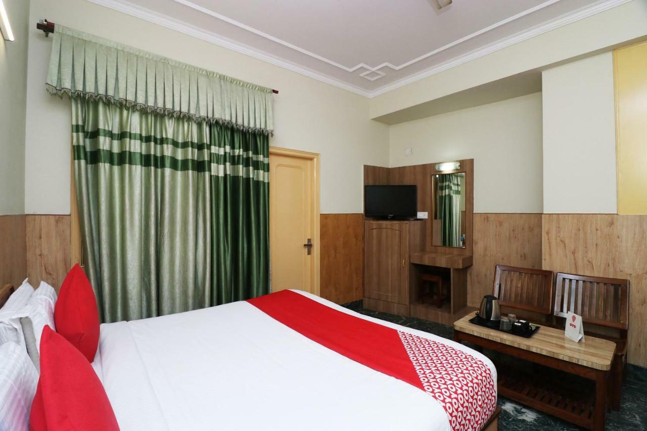 Oyo 22075 Hotel Bali Palace Katra  Kültér fotó