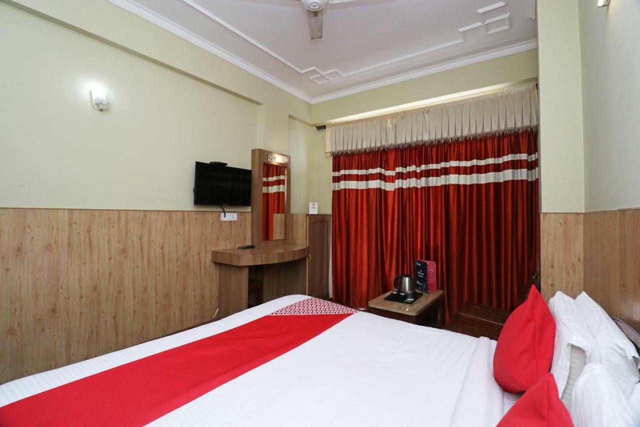 Oyo 22075 Hotel Bali Palace Katra  Kültér fotó